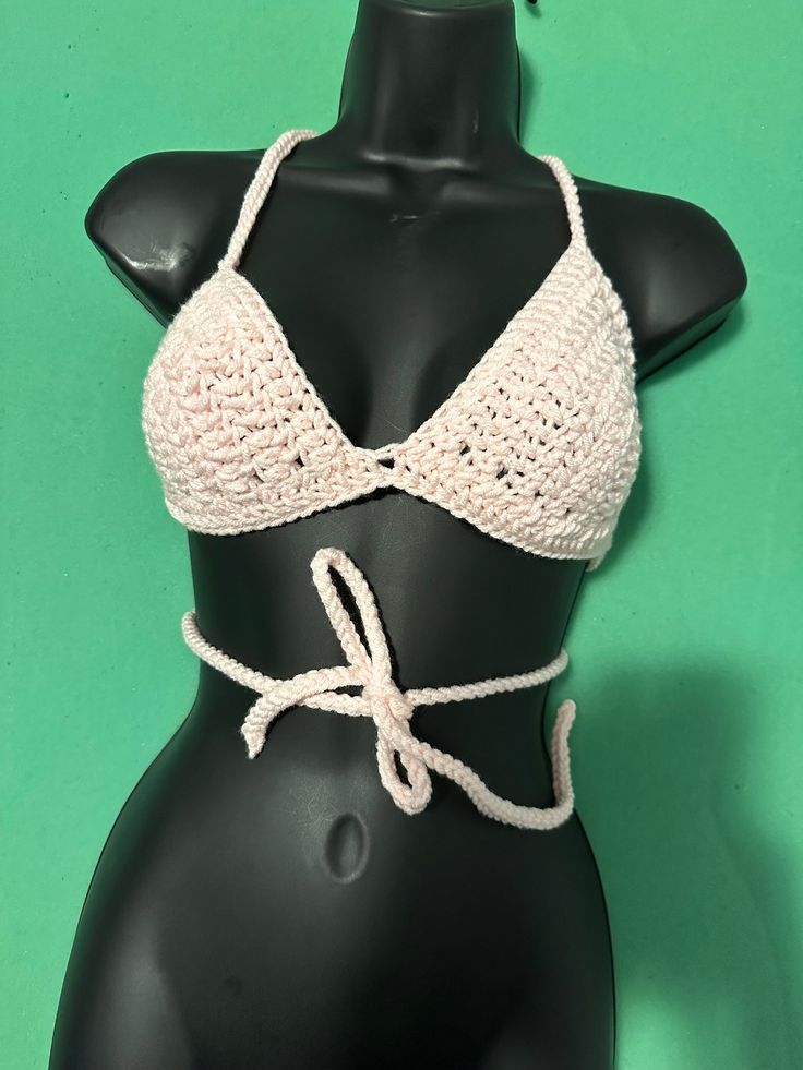 Handcrafted crop top using yarn bee soft & sleek Size: xsmall/small  Color: light pink Washing instructions:  Machine wash with light  colors tumble dry Crochet Pot Leaf, Color Light Pink, Yarn Bee, Rainbow Crochet, Crochet Halter, Crochet Halter Tops, Crochet Skirt, Crochet Crop Top, Custom Dresses