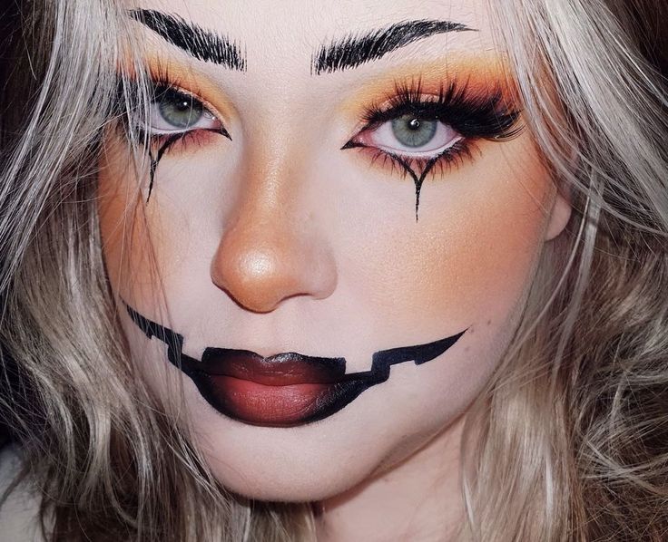 Cute Pumpkin Halloween Makeup, Simply Halloween Makeup, Halloween Pumpkin Makeup Looks, Pumpkin Costume Makeup Cute, Pumpkin Eye Makeup Halloween, Pumpkin Clown Makeup, Cute Pumpkin Makeup Ideas, Holloween Makeup Glam, Jack O Lantern Makeup Easy