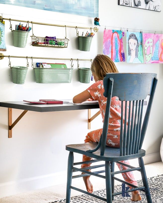 Diy Kids Desk, Diy Floating Desk, Easy Diy Desk, Diy Bureau, Affordable Desk, Kids Room Desk, Space Saving Desk, Desk Diy, Diy Desk Decor