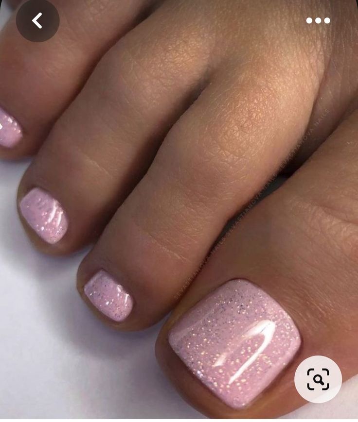 Pink Toe Nails, Pretty Pedicures, Pedicure Nail Designs, Unghie Nail Art, Gel Toe Nails, Toe Nail Color, Acrylic Toe Nails, Pretty Toe Nails, Summer Toe Nails