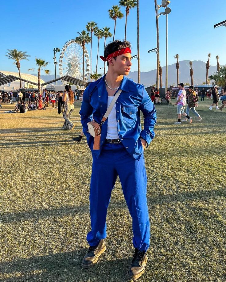 Guy Coachella Outfits, Music Festival Outfits Men, Male Festival Outfits, Coachella Mens Fashion, Jacob Rtt, Glastonbury Festival Fashion, Bonnaroo Outfits, Glastonbury Fashion, Coachella Outfit Men