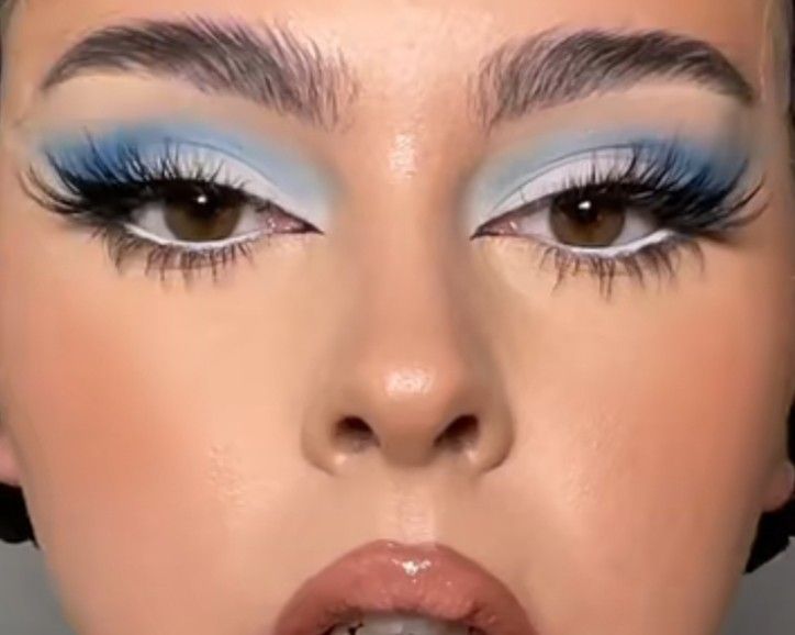 Light Blue And White Makeup Looks, Pastel Blue Makeup Looks, Winter Wonderland Eye Makeup, Blue Silver Makeup Look, Blue Gray Makeup, Blue And White Eye Makeup, Blue And White Makeup Looks, Sky Blue Makeup Look, Blue Winter Makeup