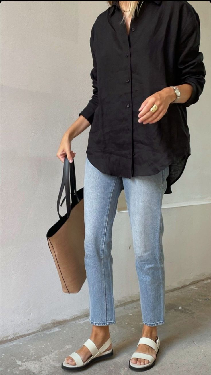 Fall Outfits For Older Women, Jeans Female, Europe Outfits, Casual Day Outfits, Mode Casual, Minimalist Chic, Inspiration Fashion, Elegant Blouses, Summer 24