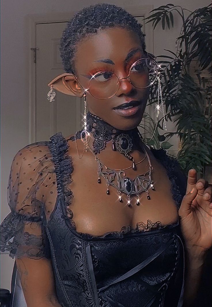 Afrofuturism Aesthetic Fashion, Black Elf Cosplay, Black Elf Aesthetic, Alt Cottagecore Aesthetic, Black Fae Aesthetic, Black Woman Reference, Afro Goth Women, Dark Fae Costume, Goth Reference