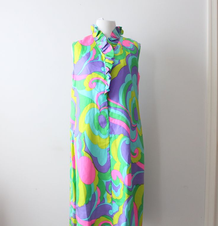 "38\"bust 40\"free waist 40\"long small/ medium womens vintage 1960s-70s dreamy print dress good condition/ see pics/ some wear / priced AS IS 1970s RARE easy care and wear retro print wear dressy or casual Thank YOU and please feel free to ask me any ?s:) Have a lovely day!! xoxo www.etsy.com/shop/retroandme" Pink Retro Print Summer Dress, Pink Dresses With Bold Print For Spring, Vibrant Pink Dress With Bold Print, Groovy Retro Print Summer Dress, Summer Dresses With Groovy Retro Print, Groovy Summer Dress With Retro Print, Pink Sleeveless Dress With Retro Print, Retro Multicolor Dress With Bold Print, Groovy Multicolor Spring Dress