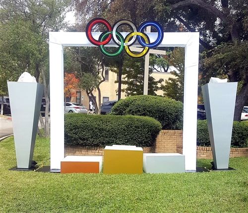 the olympic rings are on display at the park