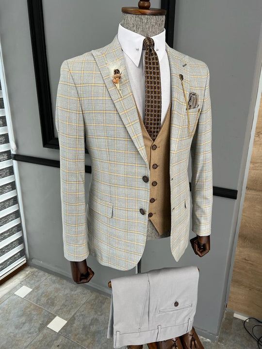 Product : New collection slim fit plaid striped vest suit.Color : Camel Available Size :46-48-50-52-54-56 Material Content %65 vıscon %32 Pes % 3 elestan Two Tone Suit Men, Damien Broderick, Lapel Chain, Stylish Mens Suits, Vest Suit, Striped Vest, Striped Suit, Classy Suits, Dress Suits For Men