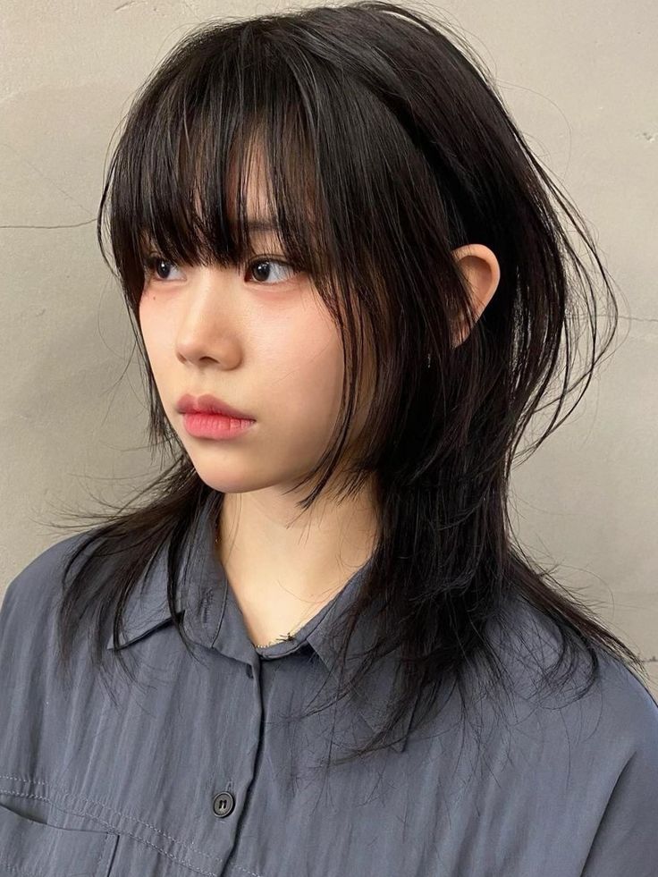 layered cut with hime bangs (blunt bangs) Hemi Haircut, Hime Haircut, Hime Cut, Hairstyle Girl, Hairstyle Short, Blonde Hairstyles, Haircut Short, Shot Hair Styles, Haircuts For Medium Hair