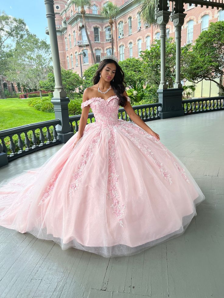 Sweet 16 Dresses Pink, Dresses For 15, Debutante Party, Ball Gown Quinceanera Dresses, Quinceanera Pink, Quinceanera Themes Dresses, Pink Sweet 16, Princess Gowns, Off Shoulder Ball Gown