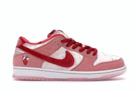 Nike Sb Dunk Low Strangelove, Paul Rodriguez, Dr Shoes, Tenis Nike, Nike Models, Nike Sb Dunk Low, Baskets Nike, Sb Dunk Low, Nike Sb Dunks Low