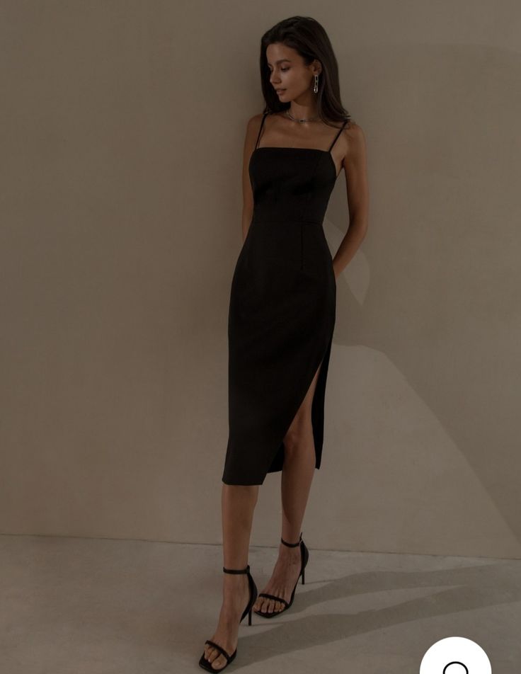 Grad Party Outfit, Body Con Dress Outfit, Black Dresses Classy, Prom Dress Inspiration, Grad Dresses, Dress Inspo, Online Fashion Store, Glam Dresses, Black Bodycon Dress