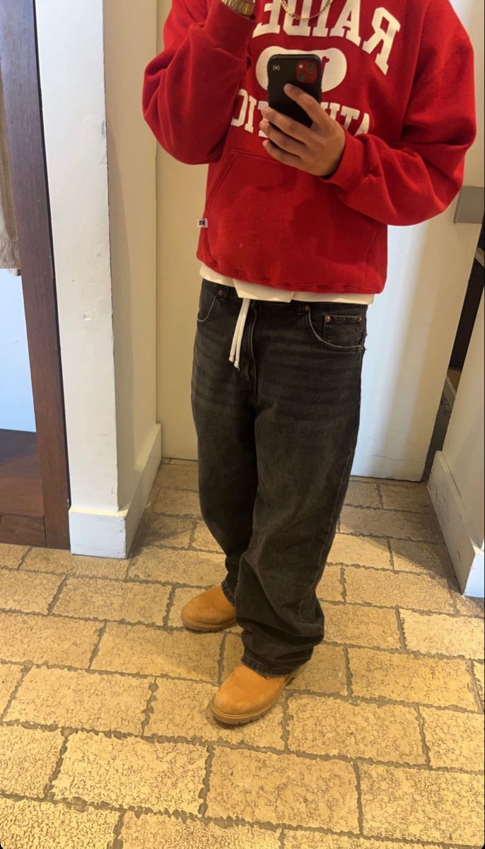 Brown Jordan 4 Outfit Men, Black Birks Outfit, Minimalistic Style Men, Lazy Guy Outfits, Red Crewneck Outfit Men, Calm Outfits Men, Aesthetic Guy Fits, Green Dickies Pants Outfit, Outfits Inspo Men