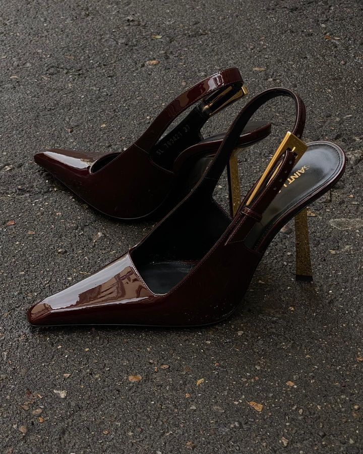 Red Stiletto Heels, Pretty Heels, Burgundy Heels, Shoes Heels Classy, Elegant Heels, Fancy Shoes, Hype Shoes, Girly Shoes, Aesthetic Shoes