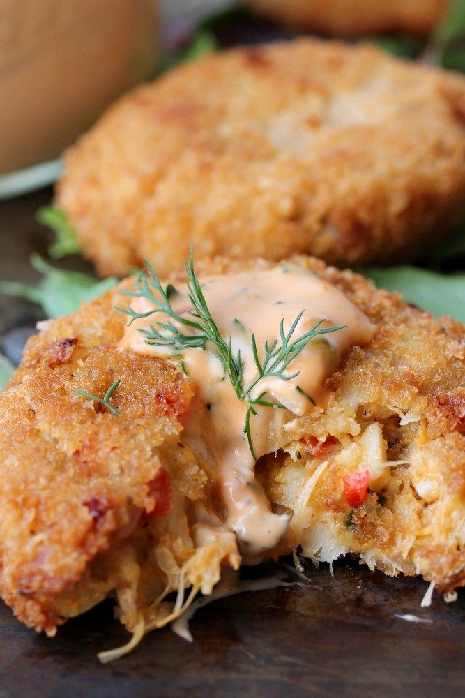 vegan crab cakes with dill remoulade on the side and title overlay