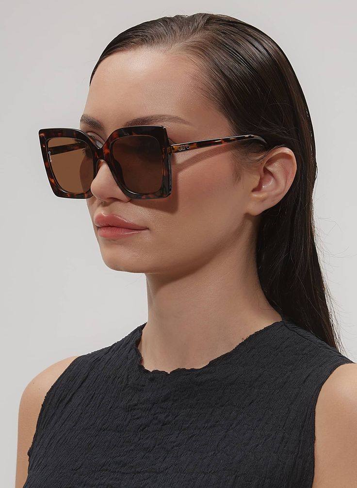 OVERSIZED SQUARED SUNGLASSES IN BROWN TORTOISESHELL PRODUCT DETAILS Frame: Oversized Squared Color: Tortoiseshell Lens: Brown #CAT3 100% UV Protection Comes with a Soft Cream Vegan Case SIZE CM INCHES FRAME WIDTH 14.5 CM 5.7" FRAME HEIGHT 5.9 CM 2.3" LENS WIDTH 5.6 CM 2.2" LENS HEIGHT 4.8 CM 1.9" Chic Square Sunglasses For Party, Modern Sunglasses With Gradient Lenses For Fall, Chic Sunglasses With Mirrored Lenses And Square Frame, Chic Square Framed Sunglasses With Mirrored Lenses, Chic Square Frame Sunglasses With Mirrored Lenses, Modern Tinted Sunglasses For Fall, Modern Tinted Lenses Sunglasses For Fall, Square Polarized Sunglasses For Parties, Trendy Tortoiseshell Sunglasses With Mirrored Lenses