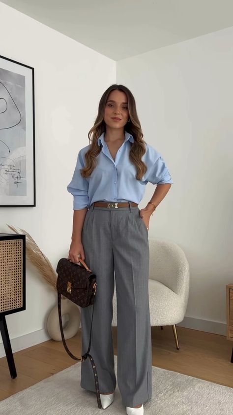 Elegantes Outfit Damen, Business Professional Outfits, Looks Pinterest, Fest Outfits, Corporate Attire, Professional Outfits Women, Stylish Work Attire, Office Outfits Women, Camisa Social