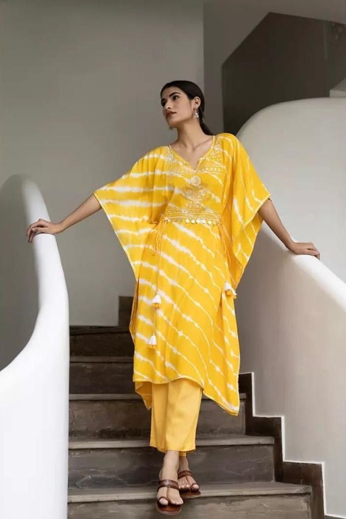 Bandhani Kaftan Kurti, Lehriya Dress, Lehariya Kurti Designs, Kaftan Suit, Kurti With Jeans, Kurti Styles, Kurtis Design, Sangeet Outfit, Bandhani Dress