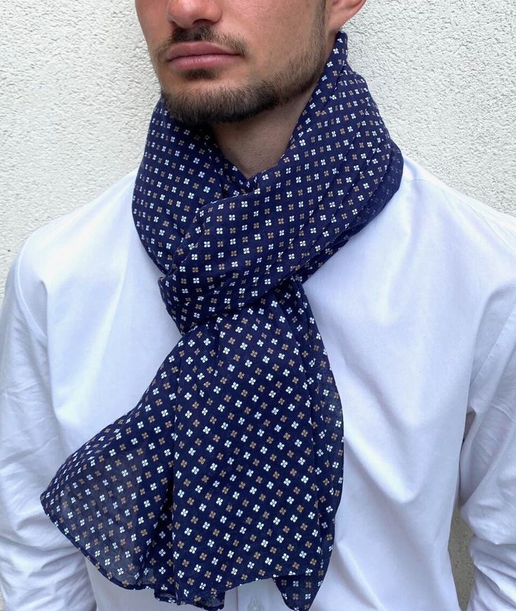 Chic scarf for men, easy to wear. Ideal for pairing with both dressy outfits and a more casual wardrobe. A very chic, timeless masculine accessory Micro pattern 100% Cotton One size - 100x180 cm hems on the ends Washable at 30 degrees - Gentle iron on reverse side Cotton Pocket Square For Business, Classic Cotton Pocket Square For Business, Classic Business Scarves With Ties, Classic Business Scarves, Classic Silk Scarf With Ties, Elegant Cotton Neckwear, Classic Silk Scarf For Winter Formal, Classic Winter Silk Scarf For Formal Occasions, Classic Formal Silk Scarf For Winter