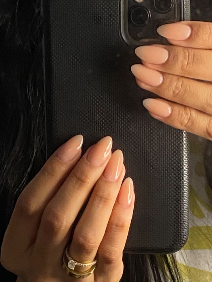 Nails On Light Brown Skin, Calm Nail Colors, Nails For Light Brown Skin, Simple Nails For Tan Skin, Natural Nails Tan Skin, Nail Ideas For Tanned Skin, Nail Polish Tan Skin, Tan Hands Nail Color, Nails Tanned Skin