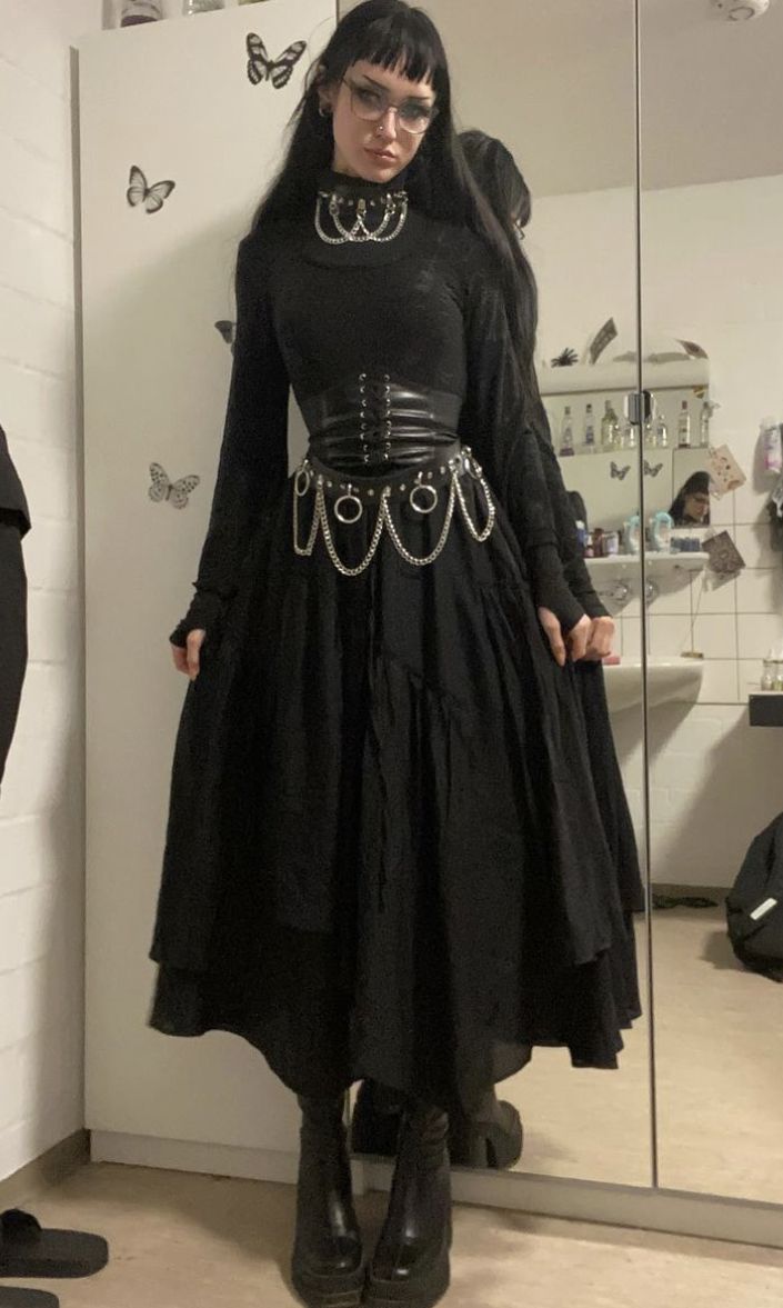 Dark Rennaisance Outfits, Lacy Goth Outfit, Trad Goth Outfits Women, Gothic Outfit Ideas Casual, Witch Outfit With Pants, Goth Outfits With Long Skirts, Goth Christmas Aesthetic Outfit, Black Shrug Outfit Ideas, Long Black Skirt Goth Outfit