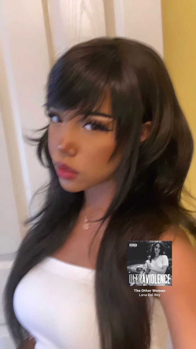 Hairstyle Reference Photo, Wolfcut On Black Women, Hime Cut Black Woman, Black Ppl Hairstyles, Curly Hime Cut, Pretty Girls With Bangs, Belle Delphine Makeup, Hime Haircut Long, Pretty People To Draw