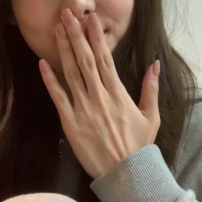 Isfp 9w1, Hand Claims, Hand Claim, Motivasi Diet, Big Hands, Long Natural Nails, Living Aesthetic, Obsessed With Her, Blush Nails