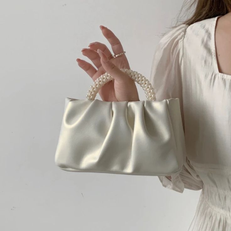 Fashion Pearl Handle Women Dinner Clutch Purse Handbags Luxury Design Ladies Square Shoulder Bags Ruched Bag, Trendy Business Casual, White Clutch, Handbags Luxury, Small Messenger Bag, Pearl Bag, Trendy Handbags, White Purses, Handbags Casual