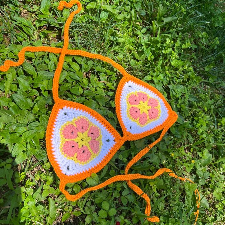 Hand Crocheted Using 100% Cotton And Worsted Weight Yarn. Best Fits An A Cup- Xs/Sm. Send Me A Message For Custom Orders. Depop & Insta @Megsgoods Crochet Bikinis, Crochet Beach Wear, Crochet African Flowers, Summer Pieces, Crochet Bra, Crochet Collection, African Flowers, Fashion Corner, Crochet Hexagon