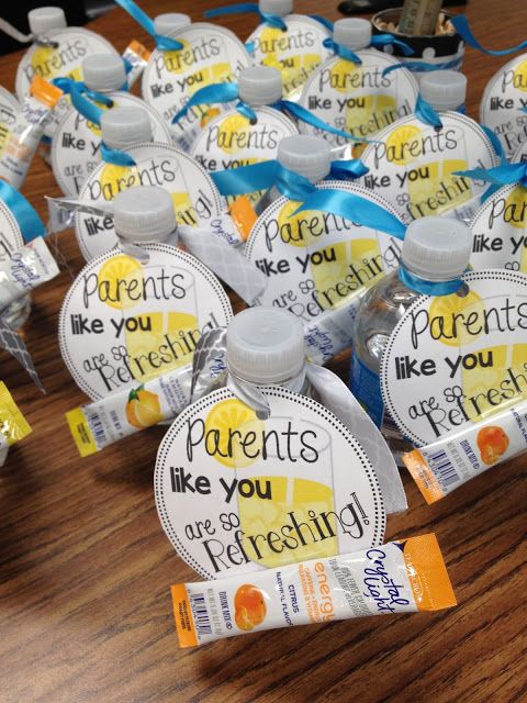 baby bottle labels with the words parents like you on them