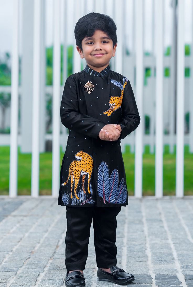 Baby Boy Ethnic Wear, Traditional Dress For Boy, Baby Boy Fashion Clothes, Boys Dressy Outfits, Boy Dresses, Boys Dresses, Kids Indian Wear, Wedding Outfit For Boys, Kids Dress Boys