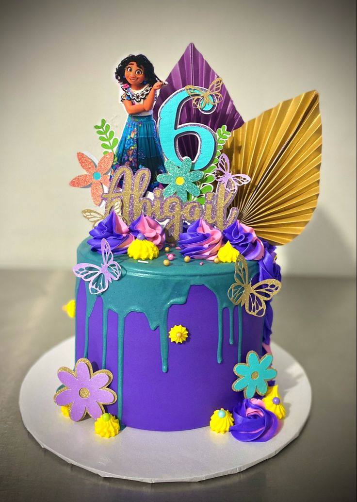 Encanto Birthday Cakes, Encanto Birthday Cake Simple, Party Cakes For Adults, Encanto Birthday Party Cake, Encanto Treats, Encanto Cake Ideas, Encanto Birthday Cake, Dress Up Birthday Party, Encanto Cake