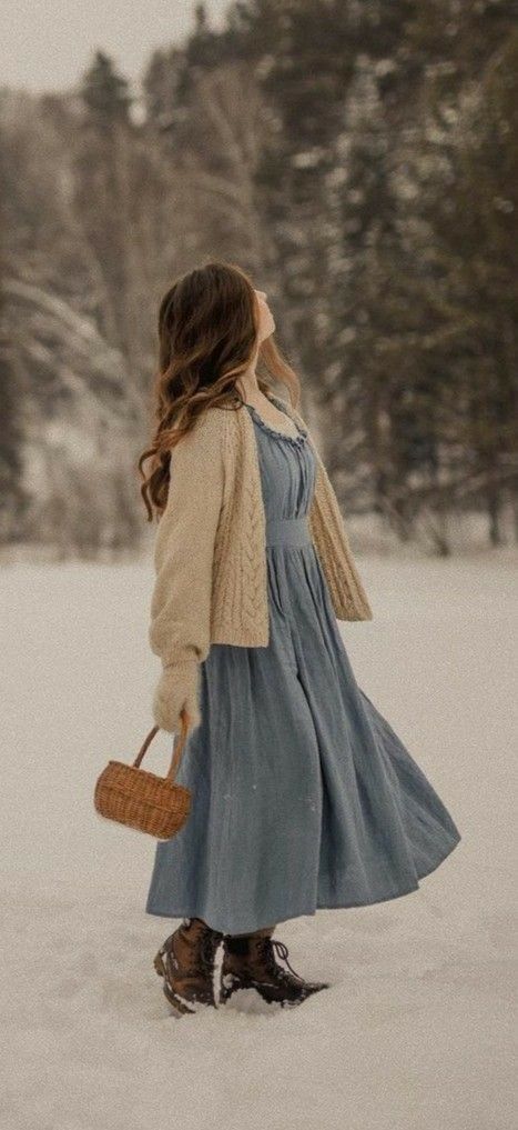 Cottagecore Aesthetic Outfits Summer, Cottagecore Outfit Winter, Winter Cottagecore Outfit, Gothic Cottagecore Aesthetic, Cottagecore Winter Outfits, Cottagecore Aesthetic Outfits, Aesthetic Outfits Summer, Cottagecore Winter, Winter Cottagecore