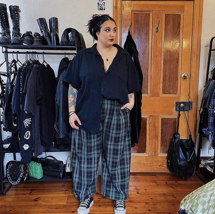 Plus Size Gender Fluid Outfits, Grunge Work Outfit Plus Size, Grunge Winter Outfits Plus Size, Plus Size Boho Grunge Outfits, Hipster Plus Size Outfits, Tomboy Style Plus Size, Queer Style Plus Size, Dark Cottagecore Plus Size, Plus Size 90s Grunge Outfit