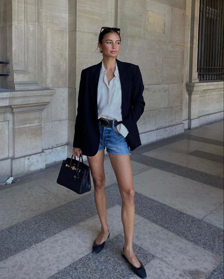 Classic Summer Outfits, Ballet Flats Outfit, Kelsey Merritt, Flats Outfit, Fashion People, Blazer And Shorts, Looks Chic, 가을 패션, Classic Outfits