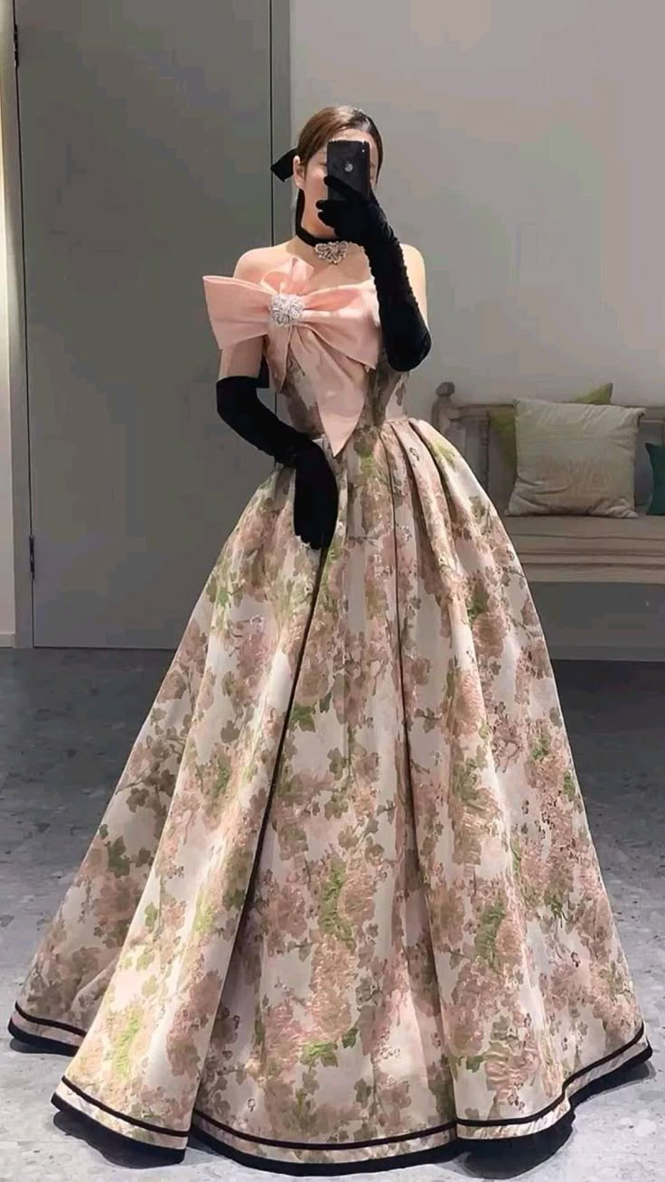 Gowns Dresses Elegant, Old Fashion Dresses, Prom Dress Inspiration, Pretty Prom Dresses, Fairytale Dress, Glam Dresses, Fancy Outfits, Mode Inspiration, Fame Dr