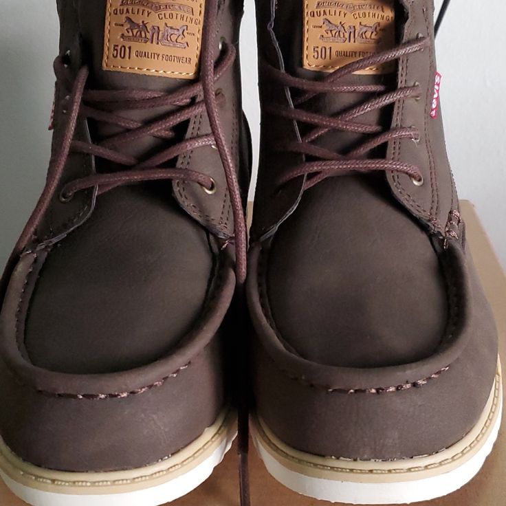 Brand New Dark Brown Hiking Boots. I Wear A Women's Size 8 They Fit Perfectly.. Boots Levis, Brown Hiking Boots, Black Canvas Shoes, Denim Sneakers, Black And White Sneakers, Pink Sneakers, Comfortable Sneakers, Classic Shoes, Classic Sneakers