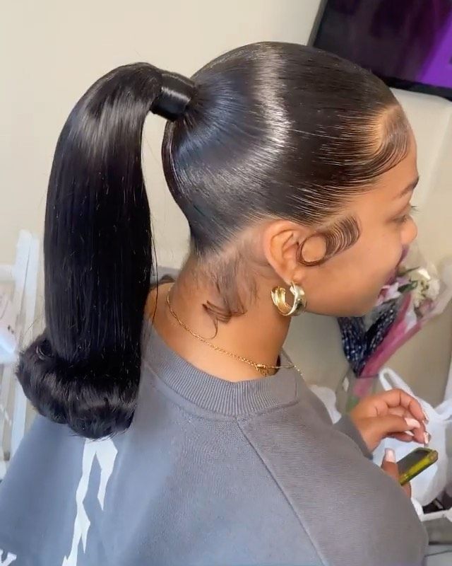 Bomb Black Hair | NEW!’s Instagram post: “By now you know how much we love a good ponytail, and this one has a touch of flips 🤭 Only the really good hairstylists can get an old…” Sleek Braided Ponytail, Barbie Ponytail, Slick Ponytail, Twisted Hair, Weave Ponytail Hairstyles, Sleek Ponytail Hairstyles, Black Ponytail Hairstyles, Birthday Hairstyles, Natural Hair Styles Easy