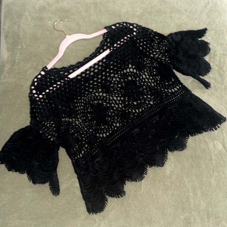 This Is A Gorgeous Boutique Black Boho Top! Never Worn One Size Fits All Black Short Sleeve Crochet Top For Spring, Black Crochet Top With Short Sleeves For Summer, Black Crochet Top For Spring Party, Elegant Black Crochet Top For Spring, Black Fitted Bohemian Crochet Top, Crochet Boho Top, Blue Floral Top, Crochet Boho, Raspberry Color