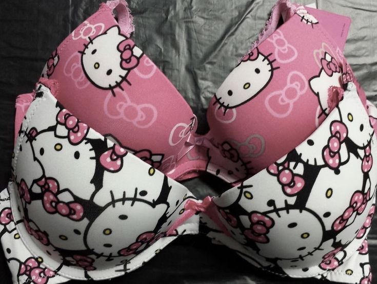 00s Mode, Images Hello Kitty, Kitty Clothes, Charmmy Kitty, Hello Kitty Clothes, My Muse, Hello Kitty Aesthetic, Hello Kitty Accessories, Cute Bras