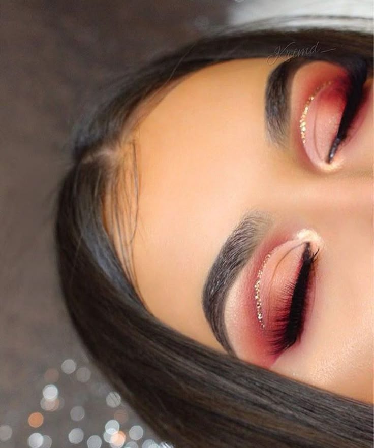 pinterest // @phoenixcosmetic phoenixcosmetics.com Red Eyeshadow Makeup, Project Pan, Make Up Diy, Mascara Hacks, Red Eye Makeup, Makeup Sephora, Makeup Tip, Red Eyeshadow, Smink Inspiration