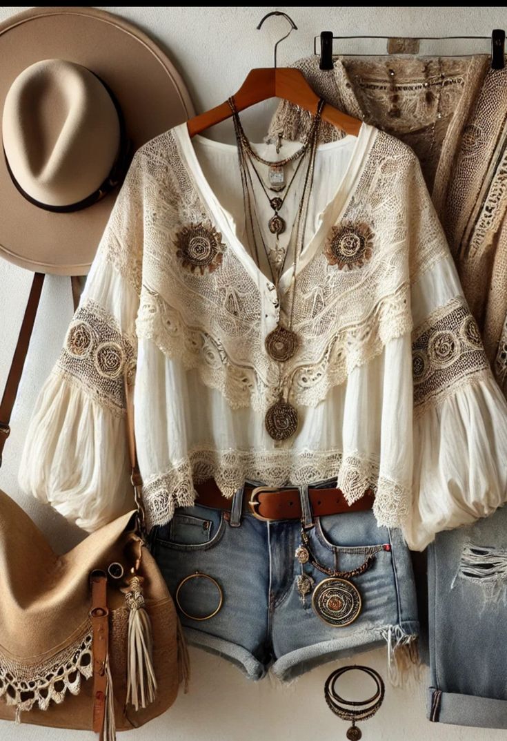 Wantable Cozytober, Boho Style 2024, Hippy Style Outfits, Bohemian Style Kimono, Cohesive Wardrobe, Boho Chic Pants, Outfit Boho Chic, Boho Cowgirl Style, Hippie Chic Outfits