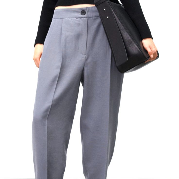 High Waist Pants With Pleats And Front Pockets. Front Zip And Button Closure. Gray High Waist Pants For Office, Gray High Waist Office Pants, Gray High-waist Office Pants, Ankle-length Business Casual Pants With Buttons, Chic Gray Pants For Workwear, Chic Gray Pants For Work, Chic Gray Pants, Gray High-waisted Dress Pants For Business Casual, Gray Wide Leg Pants For Spring