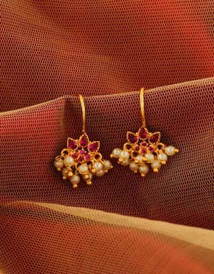 Bugdi Earring Design, Maharashtrian Bugadi, Bugadi Earrings, Maharashtrian Jewellery, Flower Costume, Antique Jewellery Designs, Gold Jewelry Simple Necklace, Indian Jewellery Design Earrings, Antique Jewelry Indian