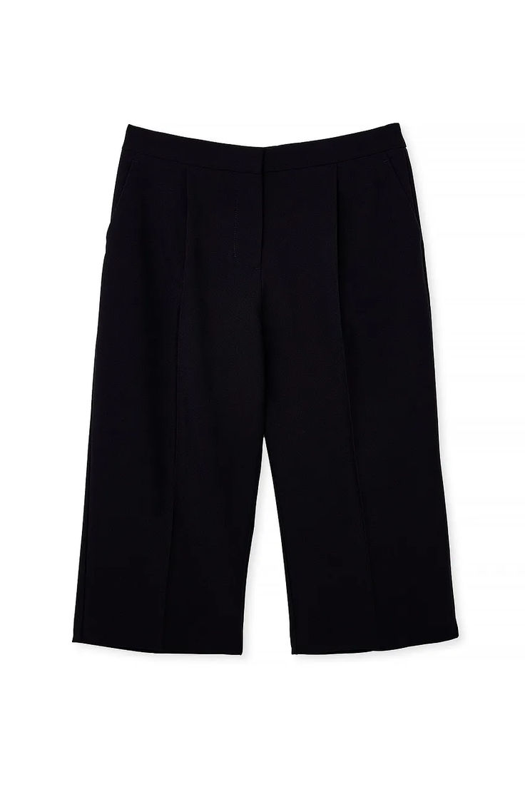 Capri Pants Classic Black Cropped Leg Pants, Fitted Workwear Capri Pants, Fitted Capri Length Pants For Work, Fitted Capri Length Work Pants, Capri Length Pants With Pockets For Work, Stretch Cropped Leg Capris For Workwear, Stretch Workwear Capris With Cropped Leg, Fall Workwear Capris With Pockets, Black Cropped Leg Capris With Pockets