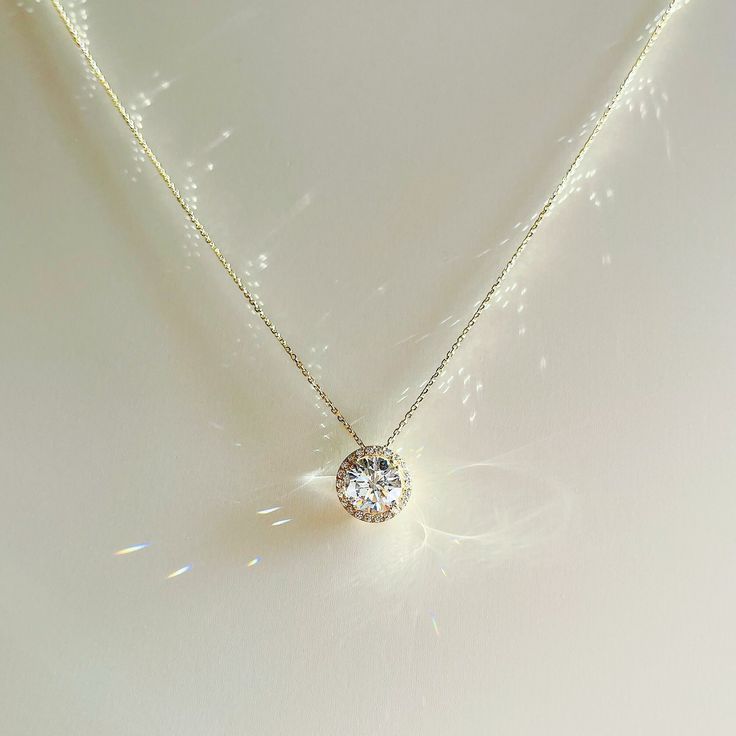 Elegant Crystal Solitaire Necklace With Diamond Cut, Luxury Gold Solitaire Necklace For Wedding, Dazzling Bridal Necklace With Brilliant Cut, Timeless Diamond Bridal Necklace For Gifts, Dazzling Round Bridal Necklace With Brilliant Cut, Timeless Round Necklace For Wedding, Timeless Bridal Necklace With Diamond Accents, Timeless Round Wedding Necklaces, Yellow Gold Crystal Necklaces