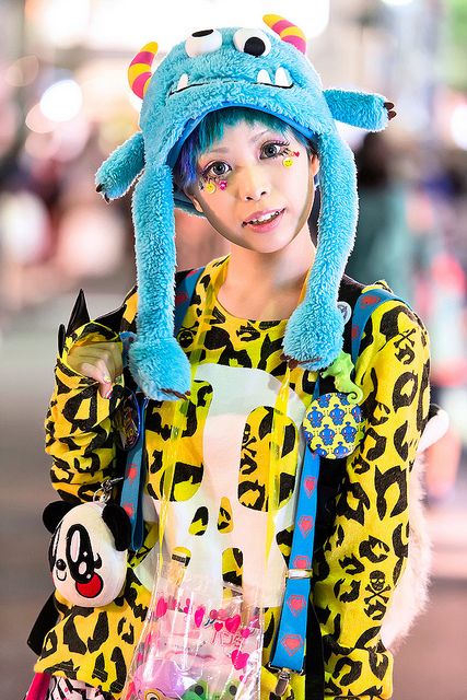 Harajuku Monster Hat by tokyofashion, via Flickr Haruka Kurebayashi, Harajuku Fashion Decora, Kawaii Street Fashion, Decora Fashion, Oshare Kei, Lgbtq Fashion, Fairy Kei Fashion, Monster Hat, Japan Fashion Street