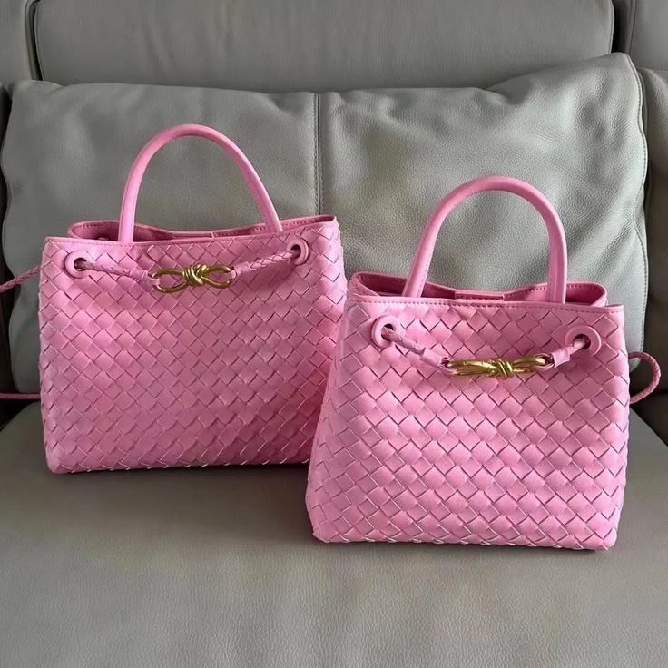 Bottega Veneta Andiamo, Bottega Veneta Bags, Designer Totes, Luxury Collection, Formal Dresses For Women, Womens Clothing Sizes, Pink Bag, Laptop Bag, Bottega Veneta