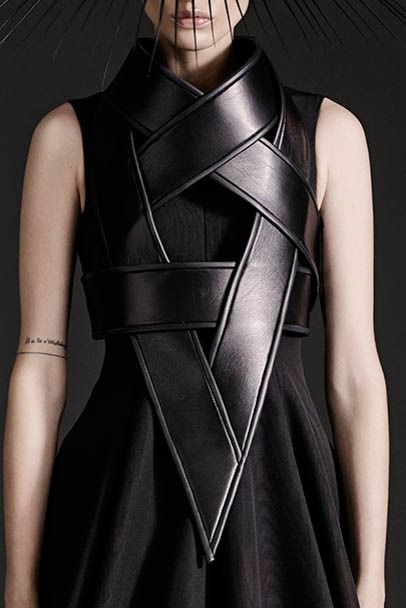 http://dustrial-inc.tumblr.com/post/112716176570 Gareth Pugh, Fashion Design Dress, Elegante Casual, Futuristic Fashion, Future Fashion, Fantasy Fashion, Dark Fashion, Mode Inspiration, Fashion Details