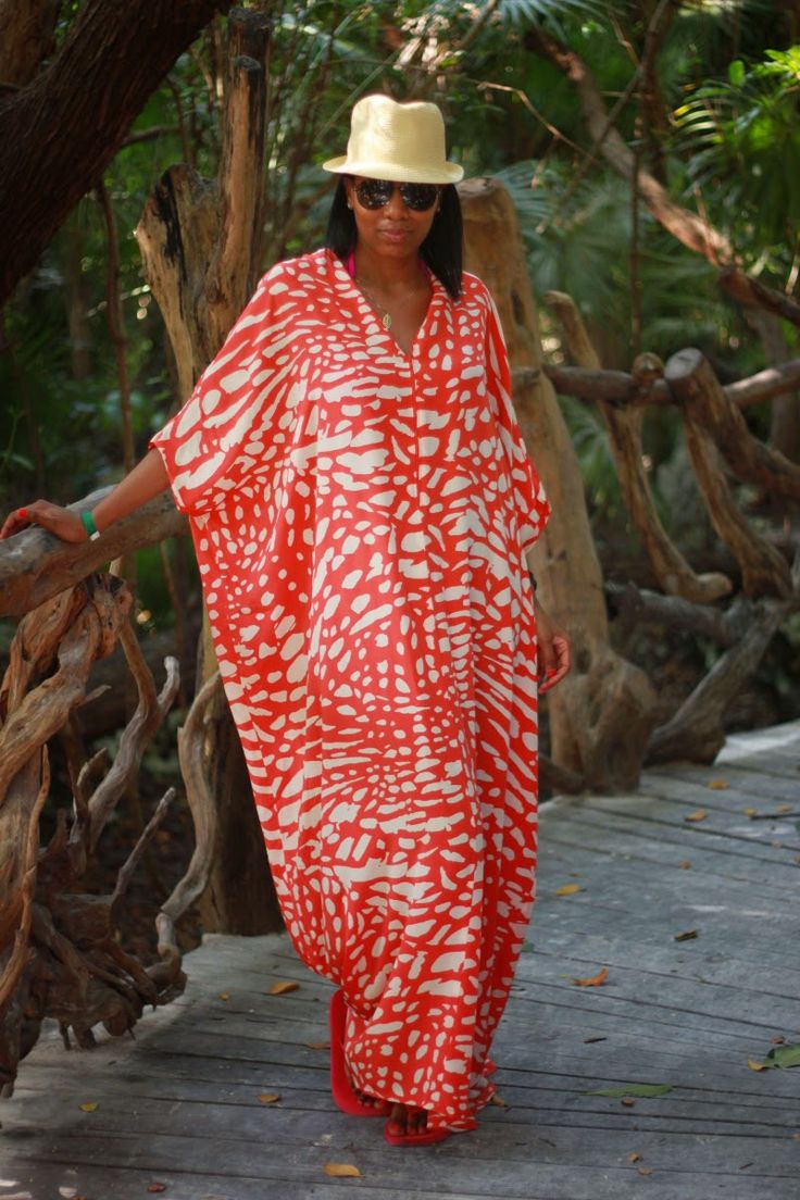 Caftan Dress Kaftan, Summer Caftan, Kaftan Designs, Fashion Themes, Beachwear Fashion, African Print Fashion Dresses, African Clothing Styles, Maxi Robes, Caftan Dress