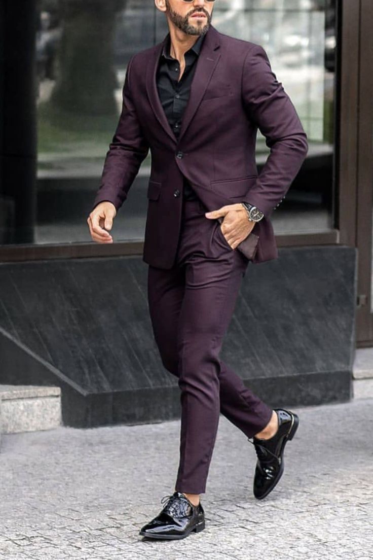 plum two piece Purple Suits For Men, Men Wedding Ideas, Plum Suit, Suits For Men Wedding, Dark Red Suit, Red Blazer Outfit, Terno Slim Fit, Maroon Suit, Purple Suit